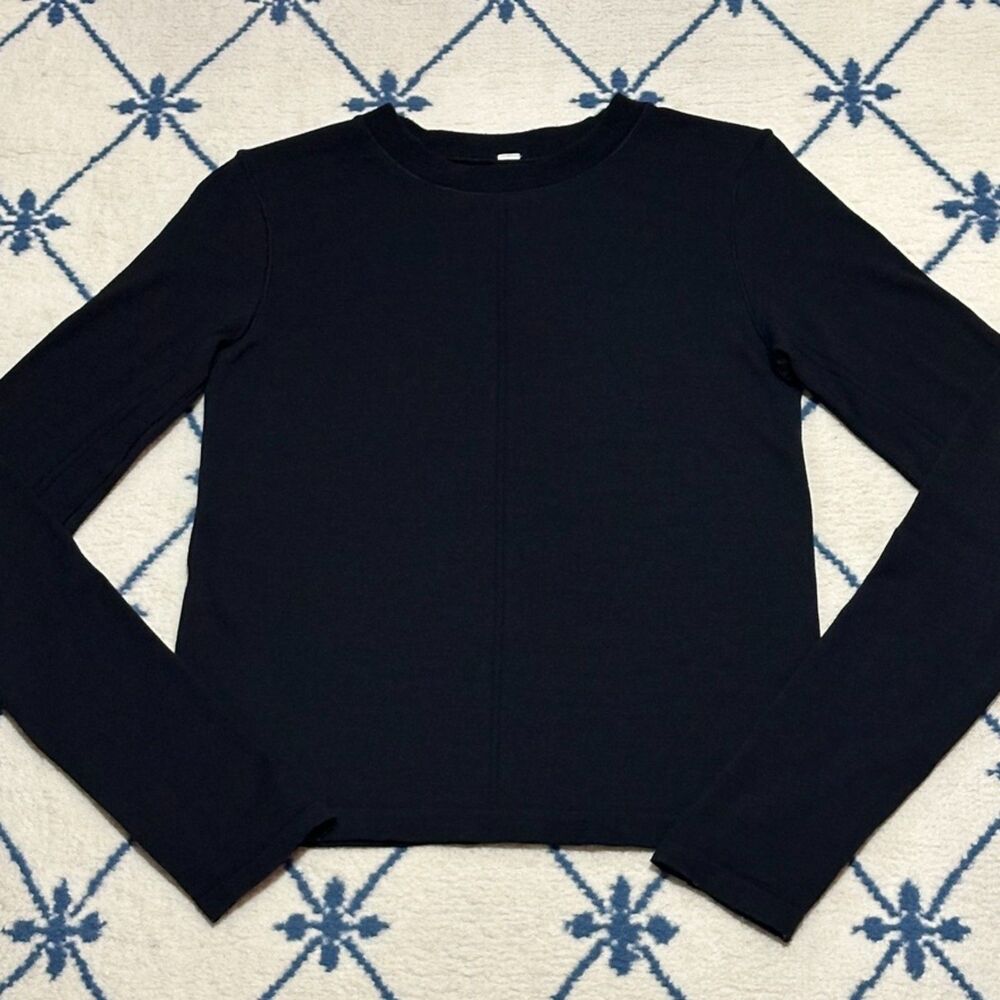 Athleta Ascent Merino Wool Seamless Base Layer Long Sleeve Top - Black.